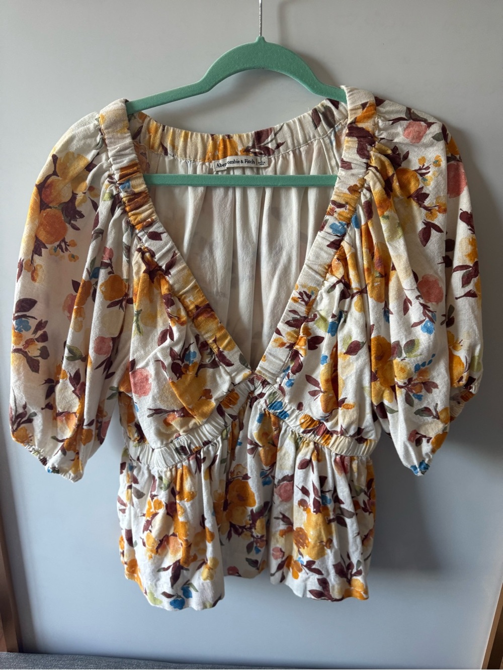 Abercrombie & Fitch Cream Floral V-Neck Peplum Blouse
